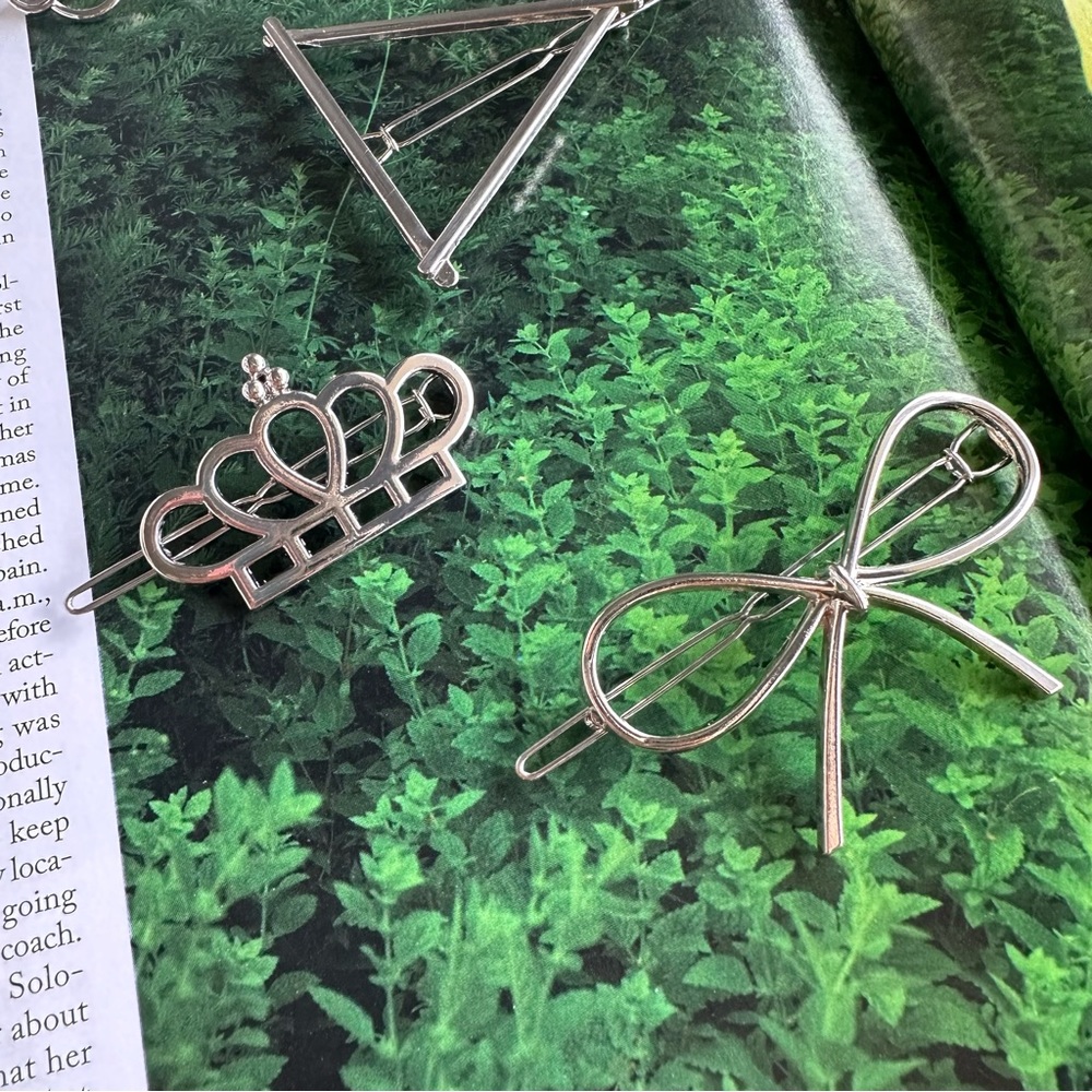 FREE W/ Purchase Silver Hair Clips Bundle Set - Bow / Crown / Triangle / Circles - Picture 7 of 10